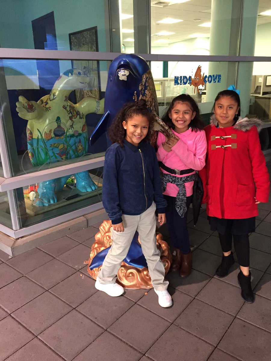 clinsmith1's tweet photo. Anxious to see what the GA Aquarium has to offer. @APCALDWELL_ @benteenes @docdrewlovett @ https://t.co/KmT0jRyhTX