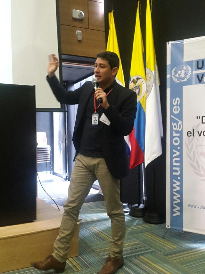 UsolidariaCo's tweet photo. Ricardo Ramírez expone el aporte del voluntariado para el Producto Interno Bruto #DíaVoluntariadoCo https://t.co/qMWNdVaRSv