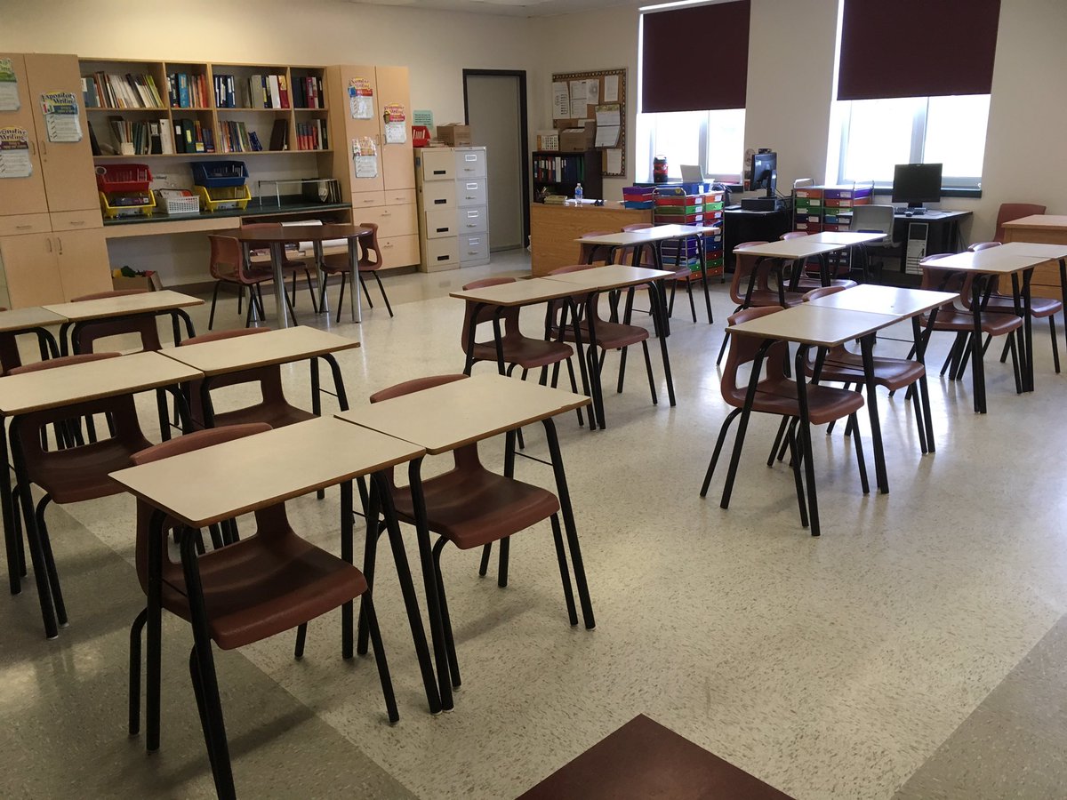 HeidiLeRoux4's tweet photo. Unfortunately today my class looks like this 😔. #ReadyToTeach https://t.co/pX6rx2c7Tb
