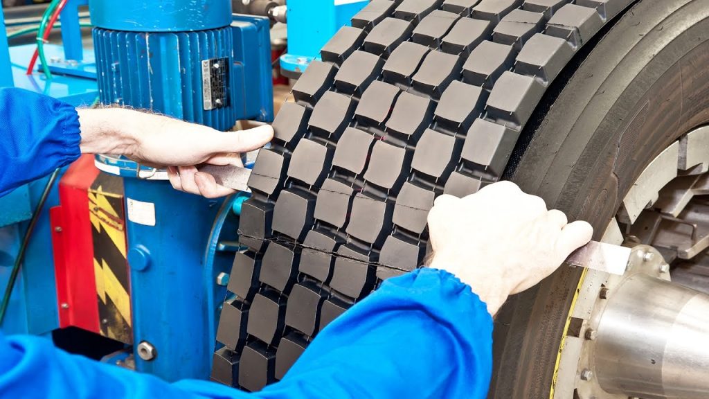 TLC_Cars's tweet photo. How To Repair and Retread $1000 Tires - Full Post at 👉🏻 https://t.co/QrPueubRBJ https://t.co/dwrgvG9Iqv