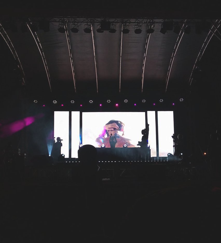 _notceejay's tweet photo. 120316 // from Caloocan to Pampanga. Love you, Queen Bae @PattyTiu!! #AMFxRaveolution #DeuceManila https://t.co/QZHEnuXDMs