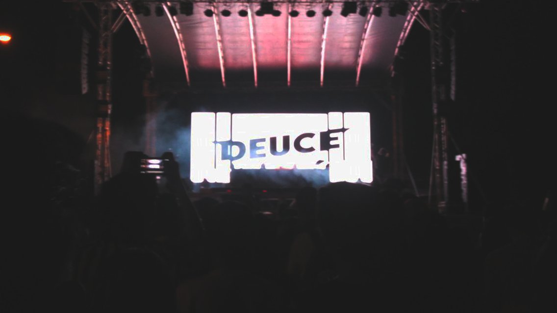 _notceejay's tweet photo. 120316 // from Caloocan to Pampanga. Love you, Queen Bae @PattyTiu!! #AMFxRaveolution #DeuceManila https://t.co/QZHEnuXDMs