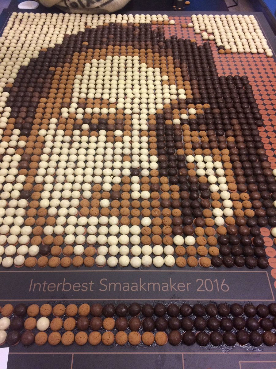 tulipamedia's tweet photo. Pepernotenkunst op kantoor #interbest #sinterklaas2016 #werkenbijing https://t.co/NZTiArzmzY