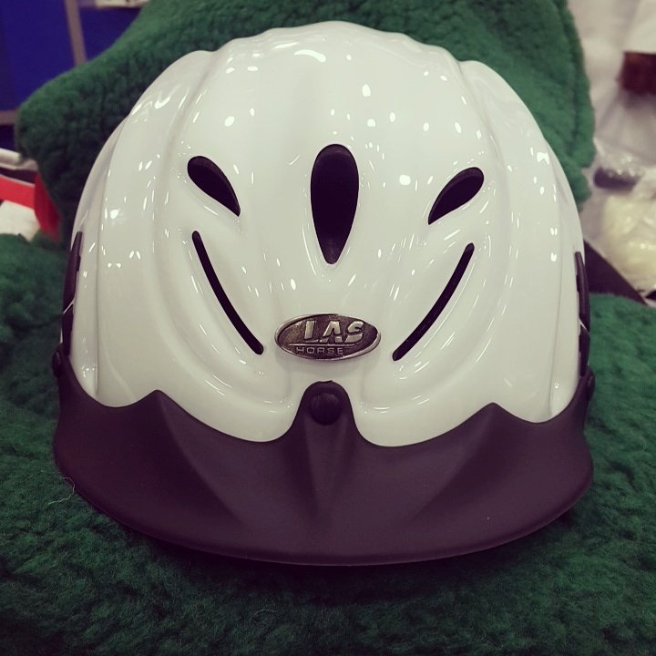 tack_online's tweet photo. Pearl White Anvil Endurance Helmet | Las

#tackntrack #horse #uae #dubai #las #pearlwhite #white #anvil #endurance #helmet https://t.co/cGBBOCxQf1