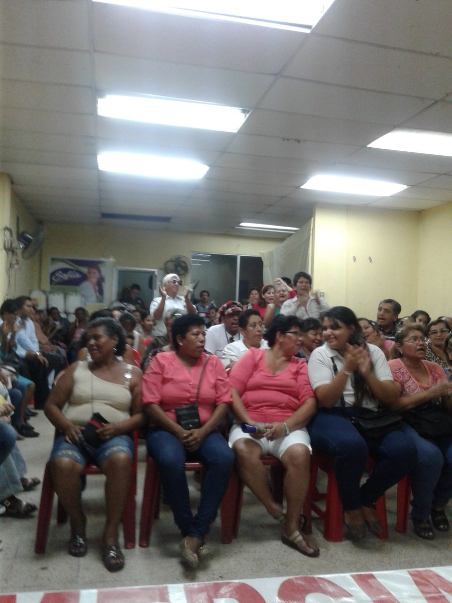 crctarqui's tweet photo. Fortaleciendo la Revolución 1er Asamblea del mes 2 Diciembre/16 #CONOLISPT #VamosPorMas #todotodito35 @JPAISNacional @SofiaEspin35 👍 https://t.co/IgWfi4v9oL