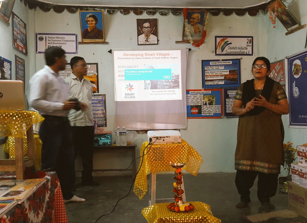 diz_ffm's tweet image. #IIYW presenting its progress report to #DIZ in the Project Office at Mohorli. The Project is conducted with full support of the Sarpanch.