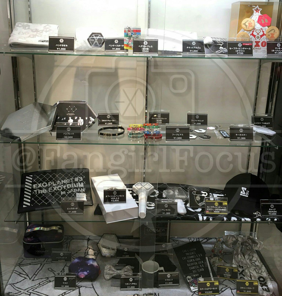 fangirlfocus's tweet photo. FAST PO - EXO POP UP STORE JAPAN SHIBUYA. Detail check line @rur9629o ^^ https://t.co/MQ4t7XpAFg
