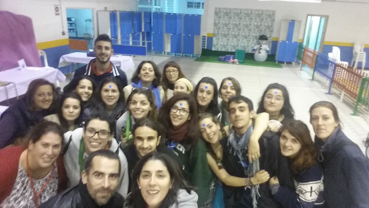 institutoAMIA's tweet photo. Por el #DiaInternacionaldelVoluntariado, el @institutoAMIA quiere agradecer a todos aquellos #voluntarios que nos ayudaron sin esperar NADA. https://t.co/QymRiapBuf