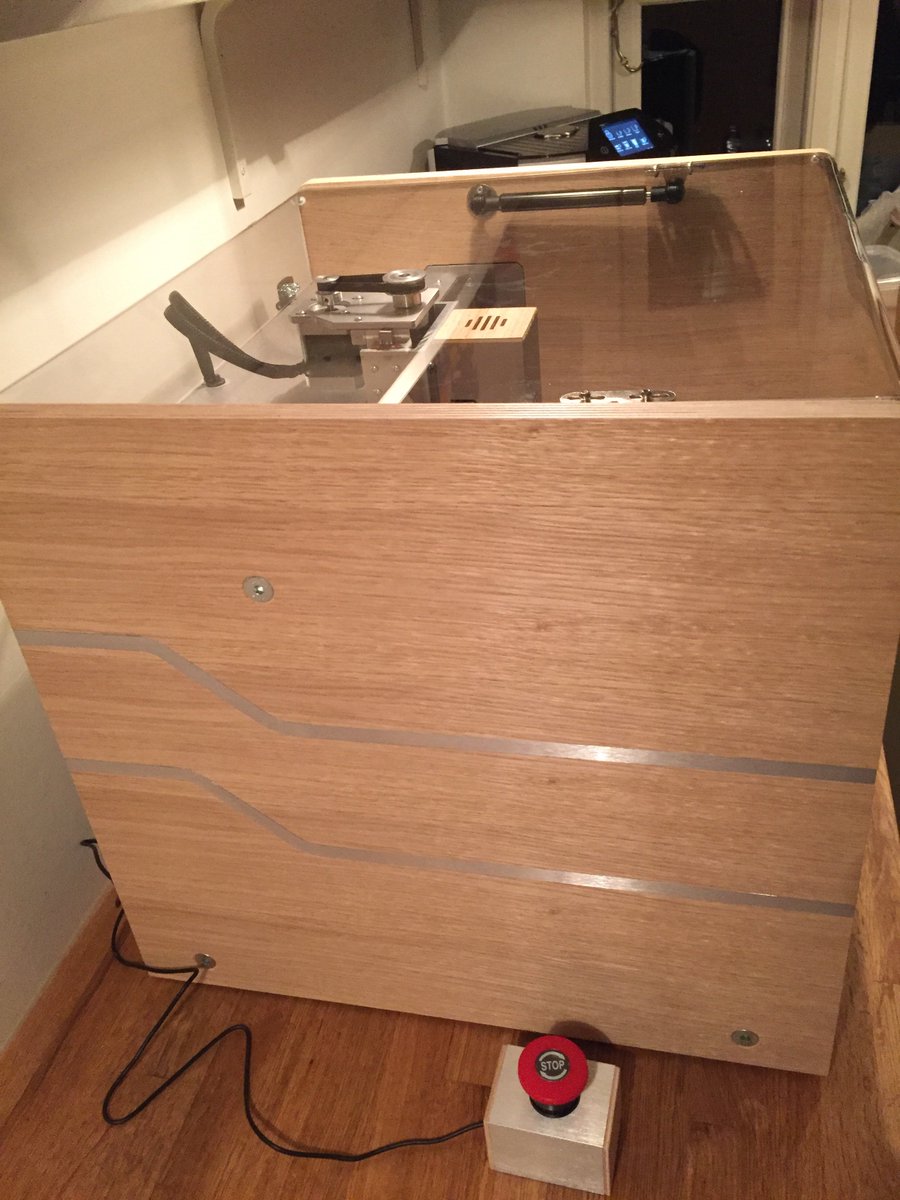 PEDUARD's tweet photo. Ever since I saw this beautiful #CNC machine in Rome I knew I wanted to sell it. #EduTechLab #Skolechat #Design https://t.co/QMyyAGDNji