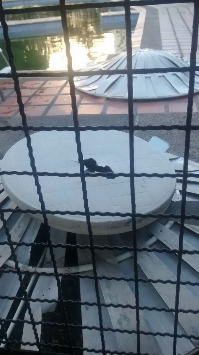 ComitePromotorM's tweet photo. Desidia de la directiva del Incret en Caracas tiene en total abandono sus instalaciones en San Martín #ComitePromotorMpppst https://t.co/EkYXnswIMS