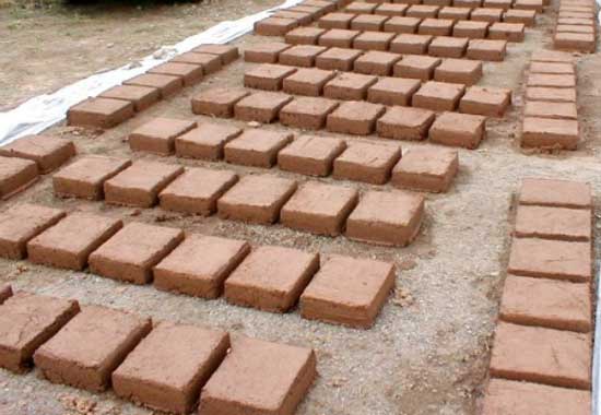 CEBbuilders's tweet photo. The most underrated use of #Soil in developed nations is for building #WorldSoilDay #Pictures of #Adobe #CompressedEarthBlock & #RammedEarth https://t.co/zoN23VYtWE