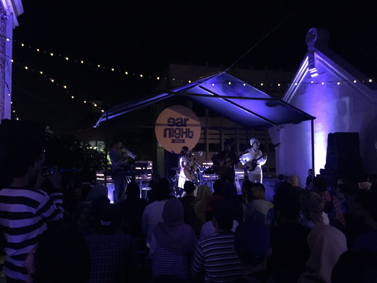 A very last performance for them as #DDHEAR . But the show is still going on. And we are all enjoy it 😊 #Earnightreport