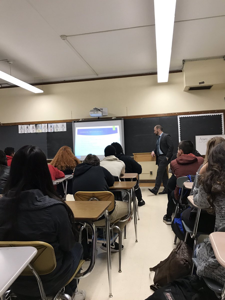 diamond12491's tweet photo. Thank you to the Mercer County Prosecutors Office for the great presentation on NARCAN #HamiltonDAPWeek https://t.co/pnrOaWfE2n