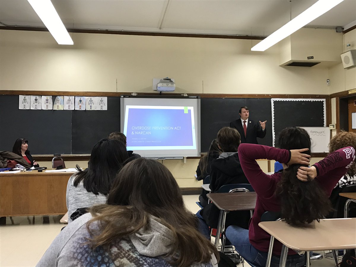 diamond12491's tweet photo. Thank you to the Mercer County Prosecutors Office for the great presentation on NARCAN #HamiltonDAPWeek https://t.co/pnrOaWfE2n
