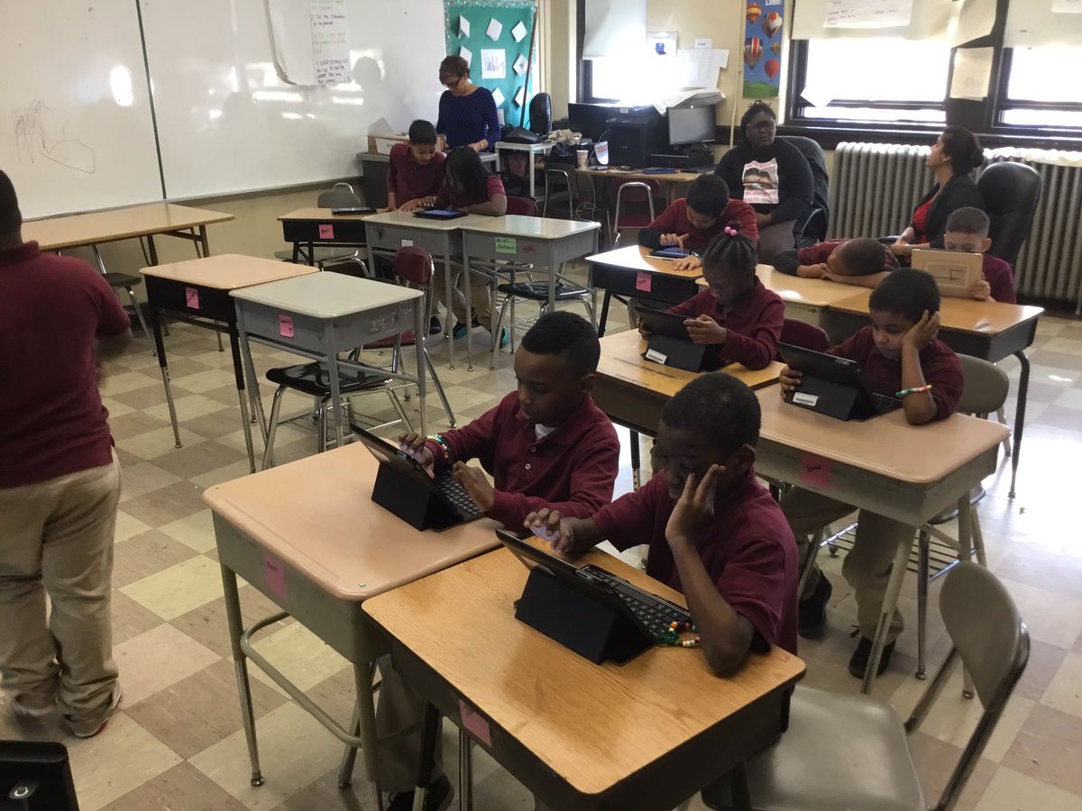 Hour of code! @mrgermadnig24 #javascript #coding #technology Room 307 did fantastic!