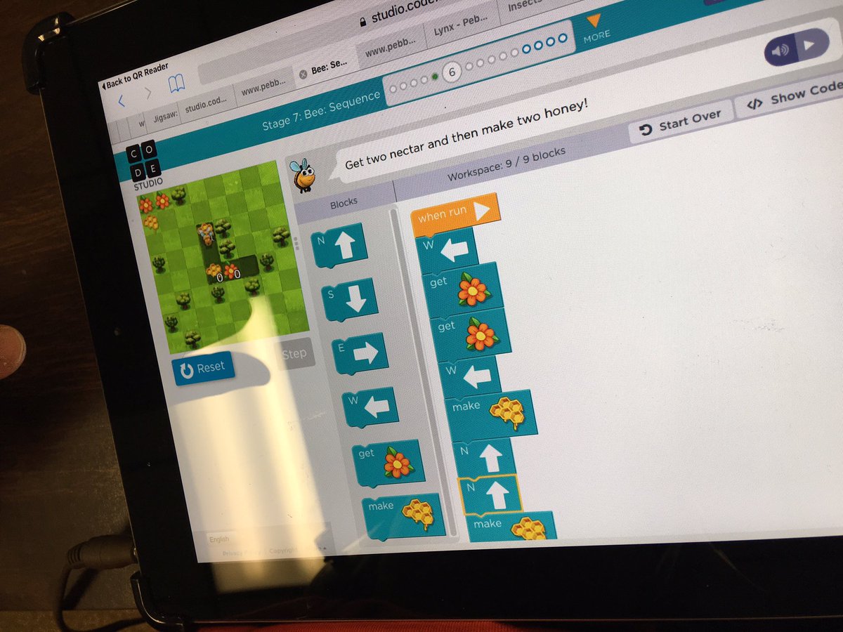 SimmonsEagles1's tweet image. First graders coding and debugging when they need to fix their algorithm! #hourofcode #wildabouthes #computerscienceforall @codeorg