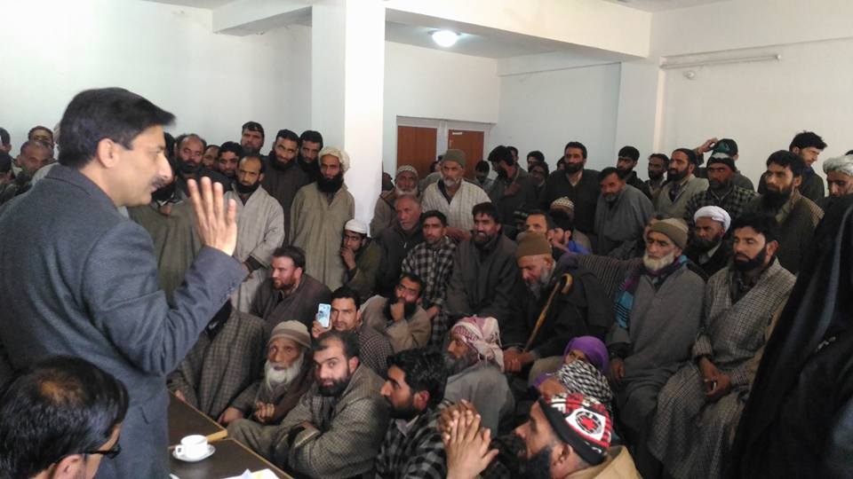 arratherkng's tweet photo. MLA Kokernag Abdul Rahim Rather and VC Gojar Bakerwal Board Ch Zaffer Ali Khatana convened a workers meeting at Kokernag today. https://t.co/tz0G25eVWd