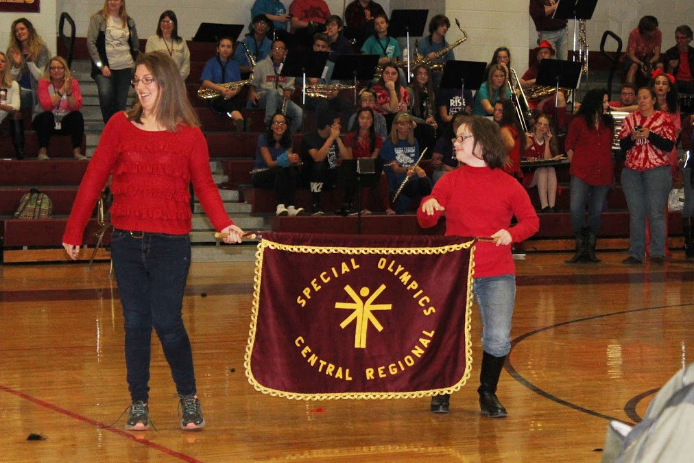 a_fair9's tweet photo. Tb to Central's Pep Rally...WE R CR!!!  #crhsism https://t.co/iAQPl01z70