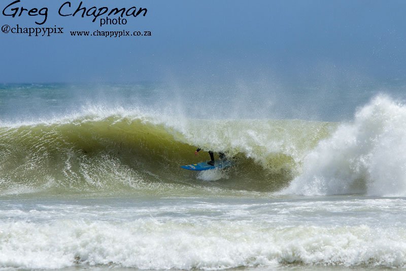 Tucking in under the wind blown curtain 📷: <a href="/chappypix/">Greg Chapman</a> 
<a href="/Derevkoboarding/">Derevkoboarding</a> <a href="/RockstarRSA/">RockstarEnergyRSA</a> <a href="/LizzardSurfSA/">Lizzard South Africa</a> <a href="/surfears_za/">SurfEars SA</a> 
#surfing #surf #barrel