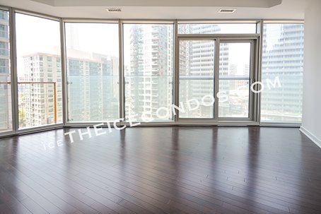 THEICECONDOS's tweet photo. JUST LISTED - 12 York Street - Ice Condos - Corner 2 Bedroom + Study W/Parking $2200. Watch This Video Tour: https://t.co/xqcfqSeRGu https://t.co/0LnDLMGxFC