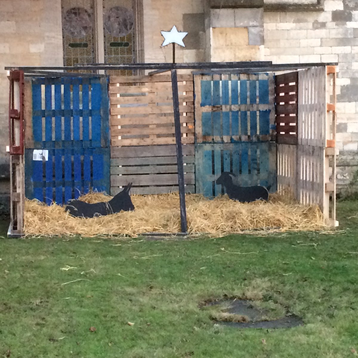 CofELincoln's tweet photo. Group completes @churchurbanfund Advent Sleepout to help marginalised people: https://t.co/JVLcQBE3f0 https://t.co/KxjJ5OS5ZC