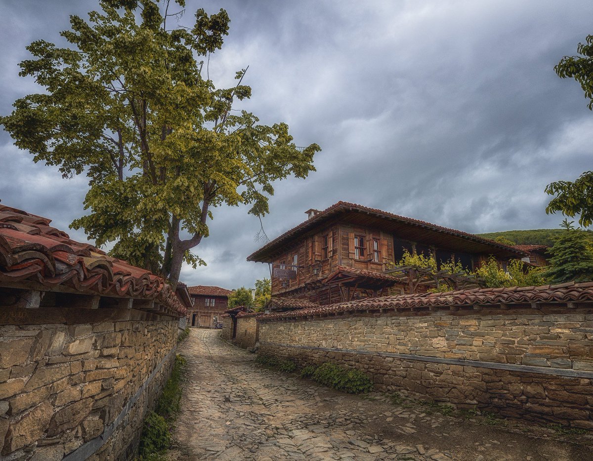 laskabynature's tweet photo. Love #Bulgaria? Laska by Nature does too. Find out why: Read our #slowsoap story today. https://t.co/aYs2NJwKv1 https://t.co/Qxjhyr7jO1