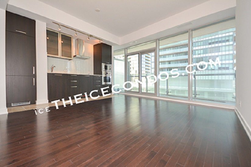 THEICECONDOS's tweet photo. JUST LISTED - 14 York Street - Ice Condos - 3 Bedroom W/Parking $3300. Available February 1st, 2017. Video Tour: https://t.co/3ZjVtmvkBd https://t.co/srR2egc1K8