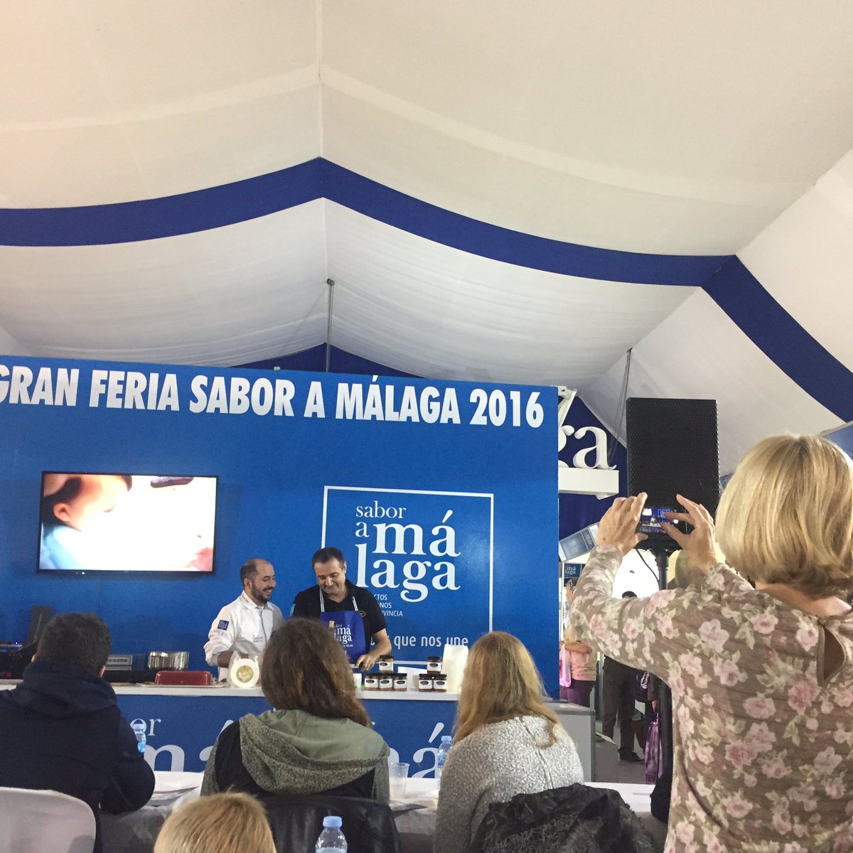 Kata_Espinosa's tweet photo. Taller "Cocina creativa Del Valle del Guadalorce @coin_pa y @SaboresTorreMar #FeriaSaboraMalaga @Remealsurdelsur @CarlosSerratoB https://t.co/eWdzlUKGyc