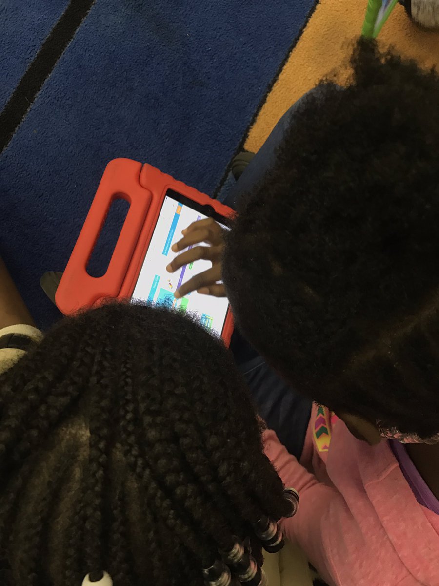 WHElementary's tweet photo. The #hourofcode is in full effect at Westwood! @BrowardSTEM #browardcodes #bcps #computerscince #browardschools https://t.co/cnpXUEZ9RX