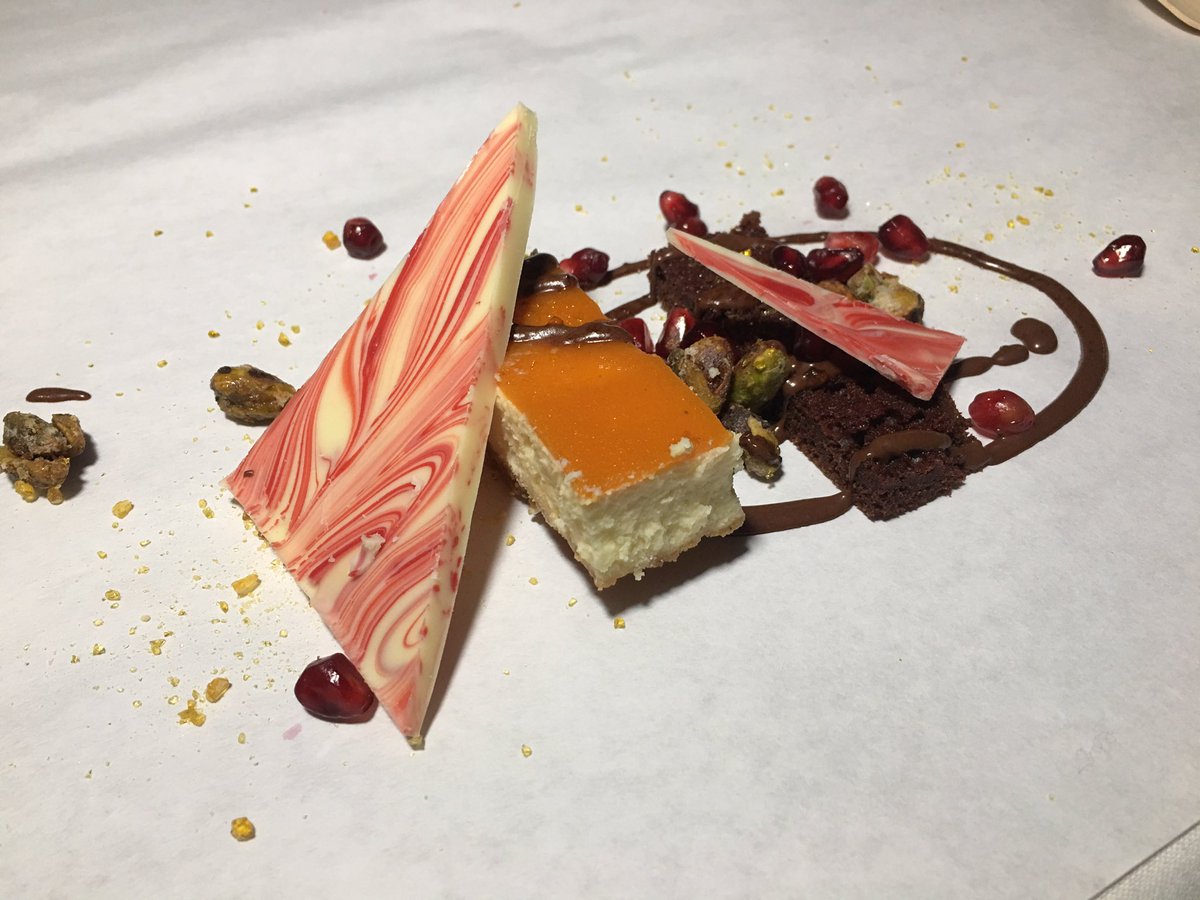 ChickenWireNC's tweet photo. @Tha_bataB's awesome dessert from last night. https://t.co/q3sMXFJ61j