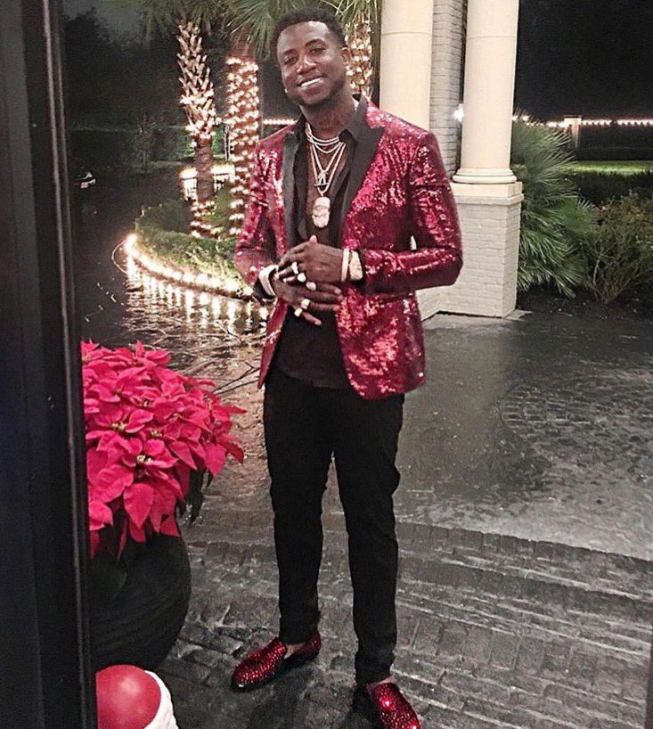 ComplexStyle's tweet photo. "Attire for the company holiday party is business casual."

Me: https://t.co/DryrmhPNhQ
