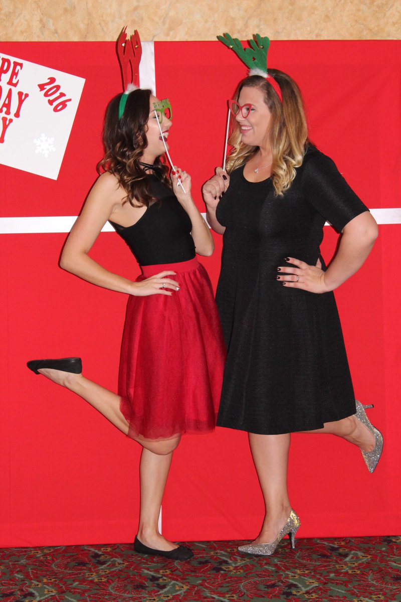 lcss_kanthony's tweet photo. My awesome co chair for spirit committee! Could not have done it without you! #wpeholidayparty 🎄🎅🏼❤️ https://t.co/xGi7jLtWQD