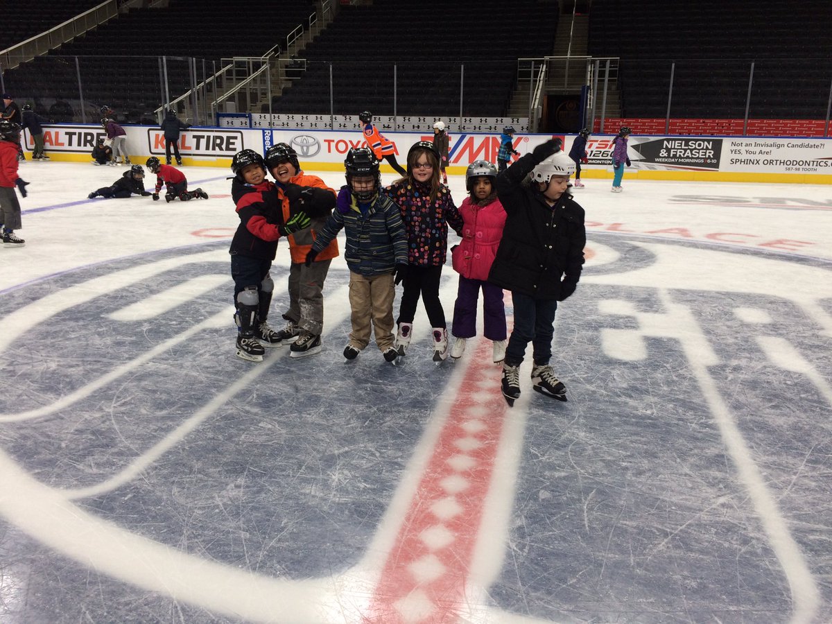 MrsColeTeaches's tweet photo. We are having so much fun at skate day at @RogersPlace!!!! #iceschool #skating @StClementECSD https://t.co/LostRqDGSP