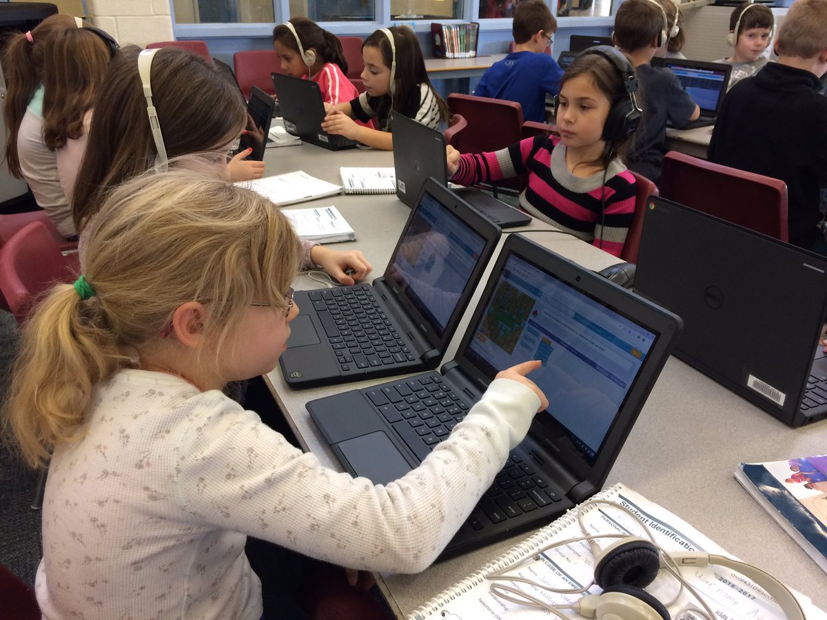 Kennedygrade3's tweet photo. We are having fun doing the worldwide Hour of Code! https://t.co/iI6YOoJYco
