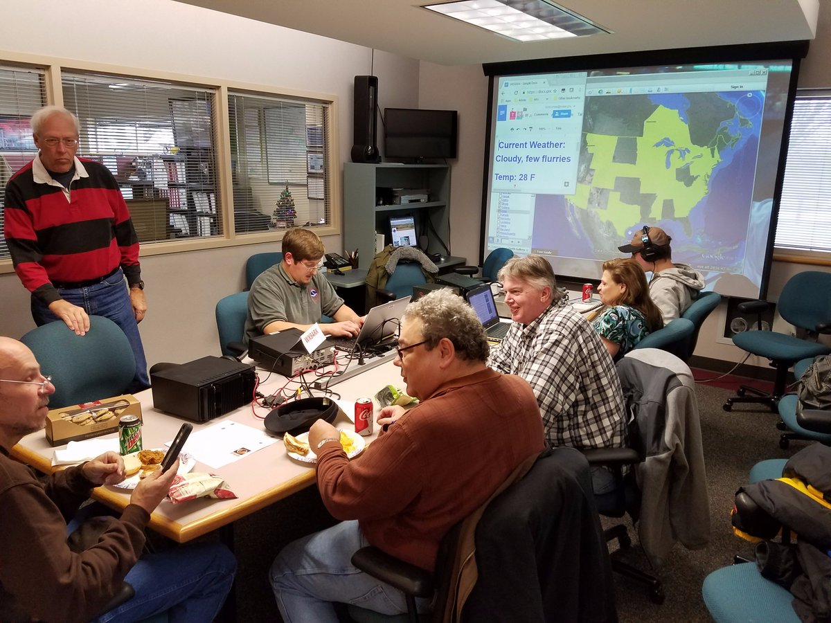 NWSLaCrosse's tweet photo. Our office made over 200 contacts on Saturday in 39 states, 4 countries, and 33 other NWS offices - https://t.co/XoCWXSCuho #skywarn16 https://t.co/WOdRkvMqMK