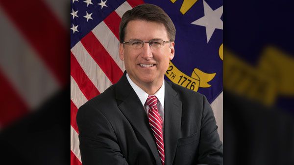 WBTV_News's tweet photo. [STORY &amp; VIDEO] Pat McCrory releases video, officially concedes gubernatorial race » https://t.co/sCRzf69b2e https://t.co/H11bCrtjXW