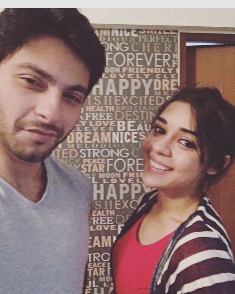 EishaSingh2412's tweet photo. "They say walls have ears.. I think this one has a lot to say" 😁 #buddiesreunited 😇 https://t.co/zkrQF7XMMa