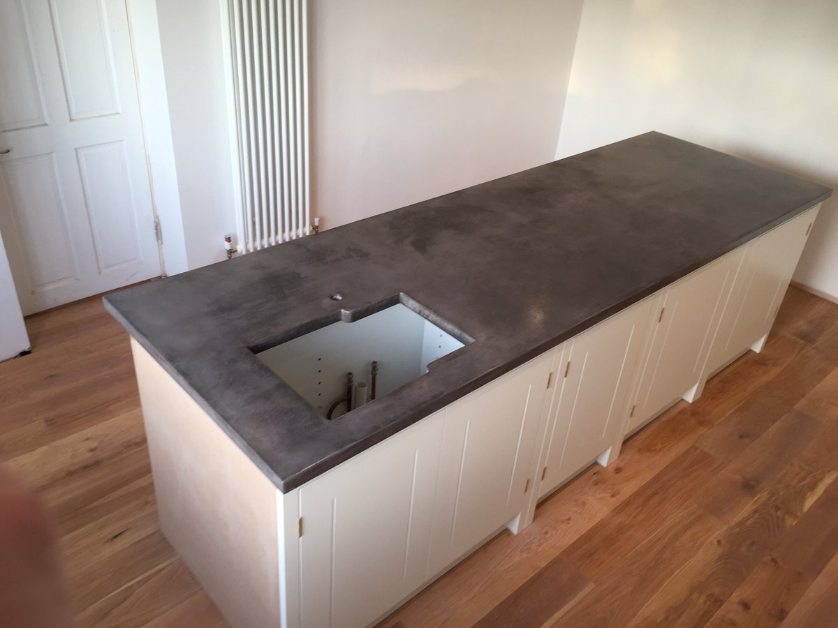 Cretecraft's tweet photo. #microconcrete worktops over an existing wooden top.
The look of #concrete without the weight ...... https://t.co/pOOFHRMd5m
