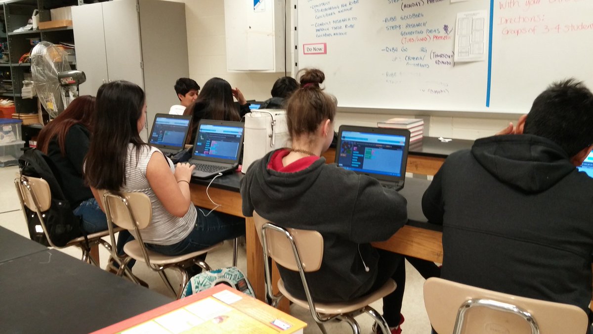 AEHSAOF's tweet photo. AEHS FOT students are coding for the first time!!!
#HourofCode
#CSWeekMCPS
#CSEdWeek https://t.co/ImswXenXvR
