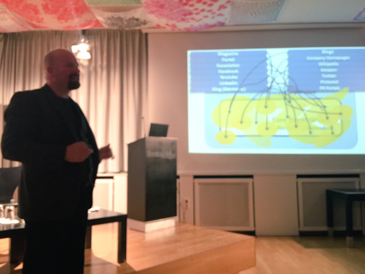 michaelhartung's tweet image. Cooler Vortrag von @simon_geisler vom #Ebner Verlag zum Thema #contentmarketing