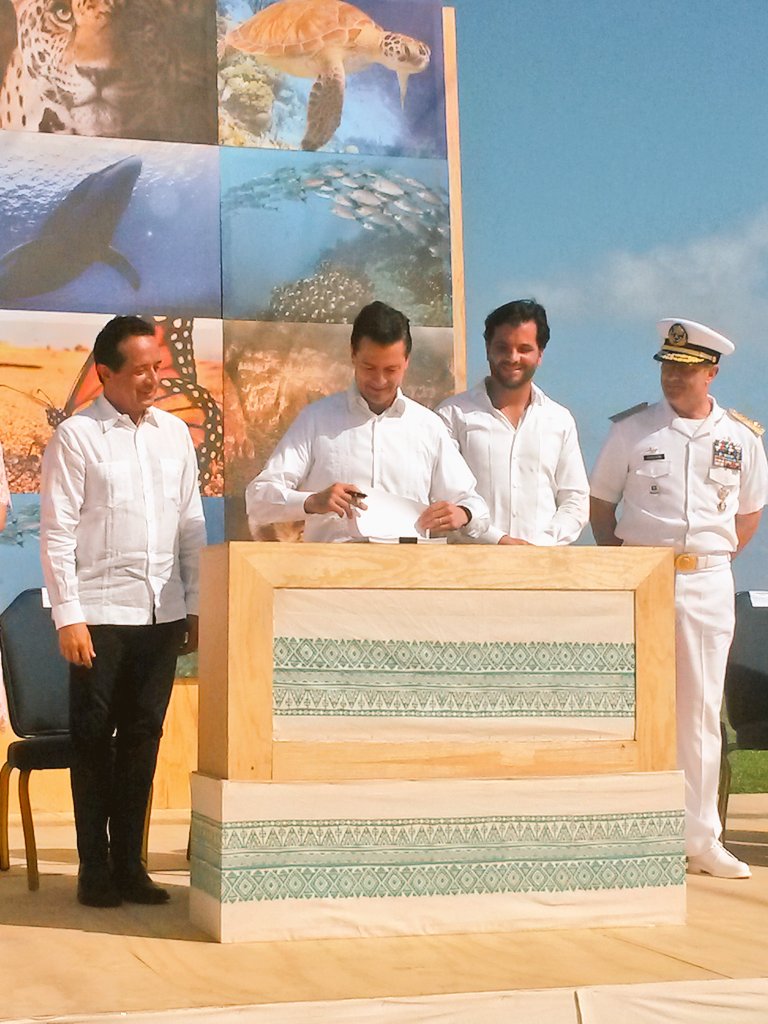 DirectorAmigoSK's tweet photo. ¡Hoy se decretó la Reserva de la Biosfera del Caribe Mexicano! Un logro histórico y un reto formidable hacia el futuro @EPN @CarlosJoaquin https://t.co/epIjoGidL3