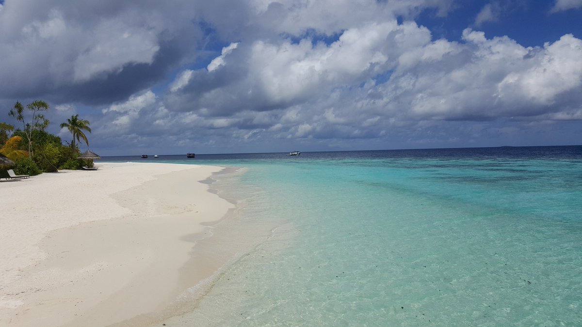 BlueBayTravel's tweet photo. Just the spot to stretch your legs. #beach #strolltime https://t.co/NVXX8oyxvs