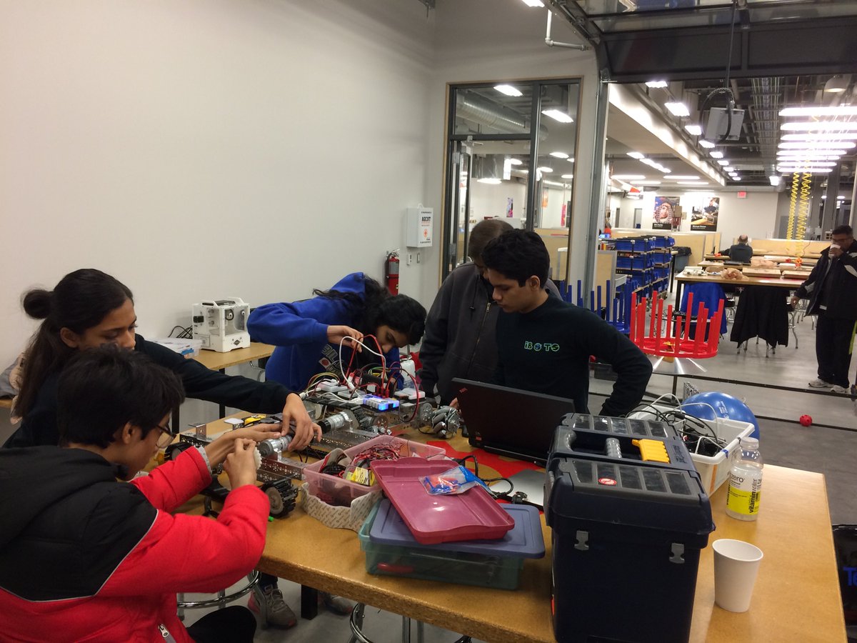 stlstubots's tweet photo. Great #Botshop yesterday with @FTCiBOTS and @cyber_ducks at @TechShopSTL https://t.co/Y8zRycrMQj https://t.co/5CFwHQrIZl