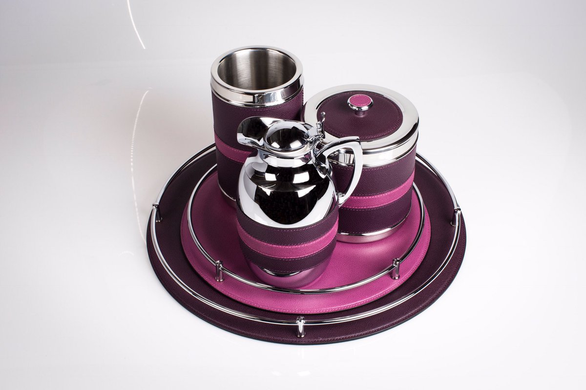 gio_bagnara's tweet photo. Thermal #caraffe, Ocean #icebucket, #Ocean #bottlecooler and Rondò #trays — #giobagnara #handmadeinitaly #luxury #leathergoods #tabletop https://t.co/MCoPpZ3Tqq