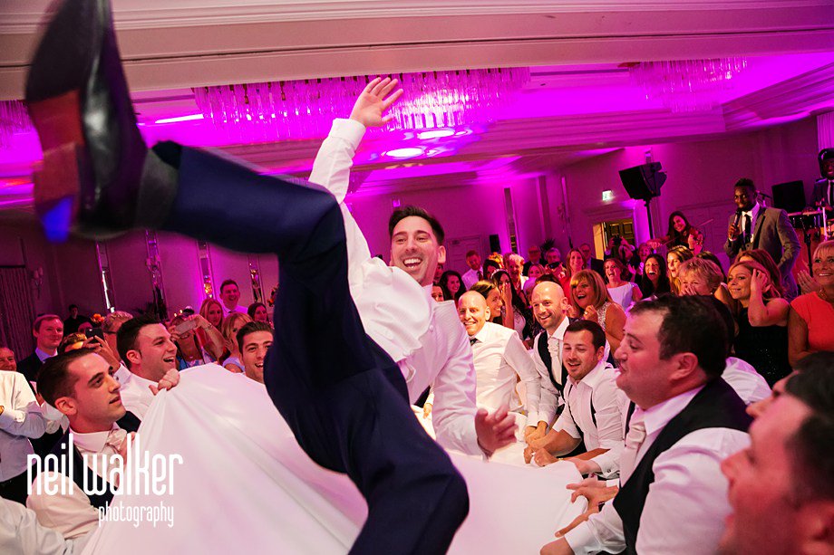 Dancing - Why I Love this Wedding Photograph #sussexweddingphotography #sussexwedding… neilwalkerphotography.co.uk/dancing-i-love…