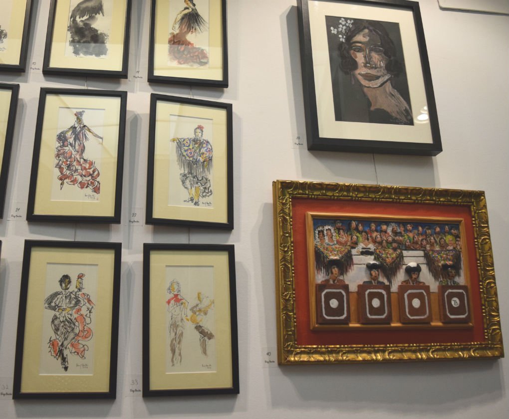 BulevarSur's tweet photo. El famoso diseñador Tony Benítez inaugura en #Sevillahoy su colección pictórica «Pintando en la Oscuridad» https://t.co/nnZUBe9Dtx | #BSModa https://t.co/sFpedKKYlz