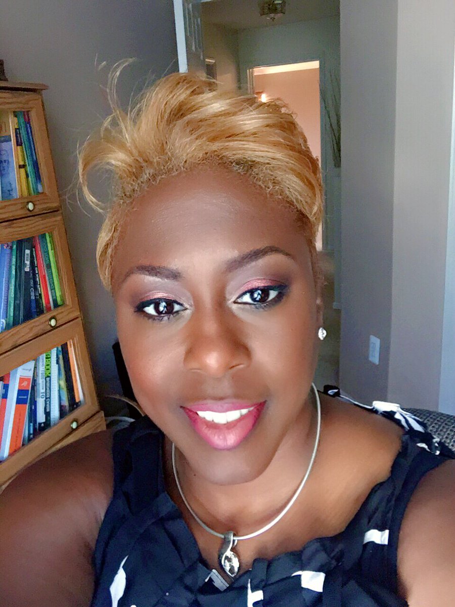 sipandmakeup's tweet photo. #makeupoftheday #makeup by #lisamnoble https://t.co/WUGbbKCsD7