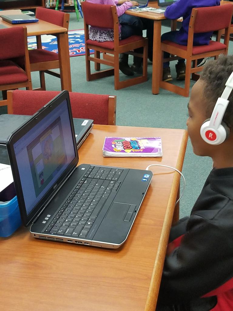 OHES_Covington's tweet photo. Coding with Moby @OHES_MC #ncssbethebest https://t.co/rlqBI6qBSa