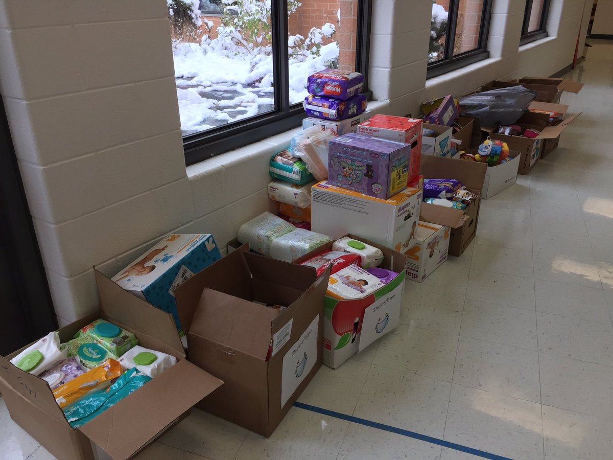MsRyankdg's tweet photo. Great job Rose Students with all of your donations for Barrington Giving Day!#brose220 https://t.co/H79uFTLSEI