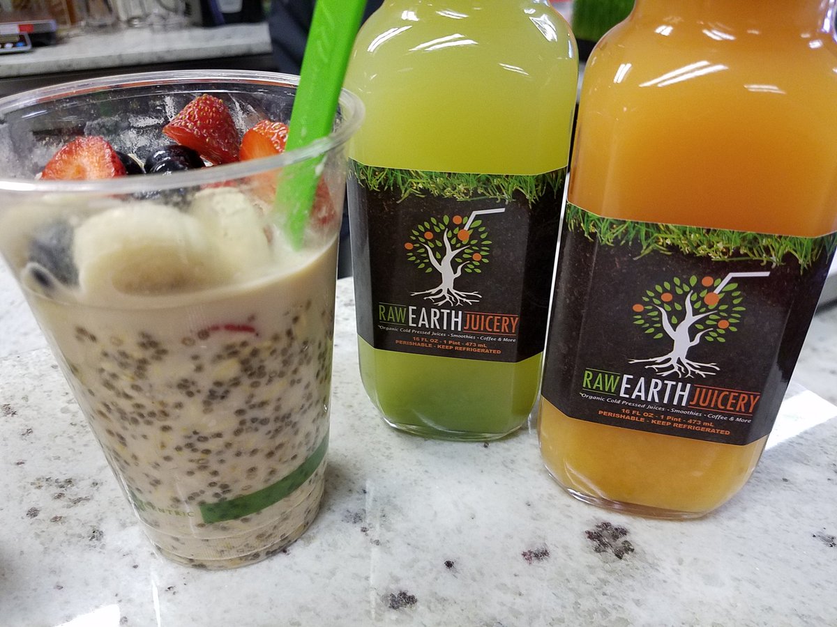 CaroleMcMills1's tweet image. My breakfast! Juice is for lunch. #RawEarthJuicery #Local #Organic #FamilyOwned